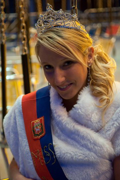 <h1>Miss Rouen 2011 et son diadème Naples</h1>